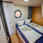 Charmantes Hausboot Brino Woma D13 Botel *