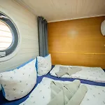 Charmantes Hausboot Brino Woma D13 Botel *