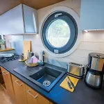 Charmantes Hausboot Brino Woma D13