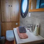 Charmantes Hausboot Brino Woma D13 Botel