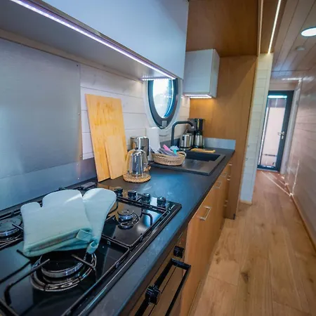 Båthotell Charmantes Hausboot Brino Woma D13 Fürstenberg-Havel