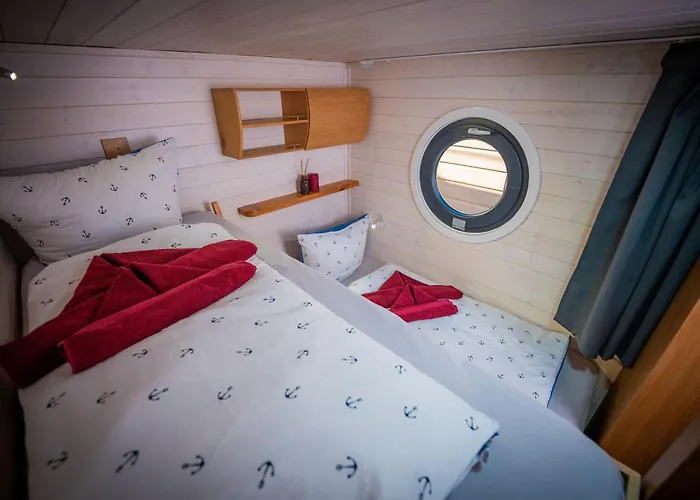 Charmantes Hausboot Brino Woma D13 Fürstenberg-Havel